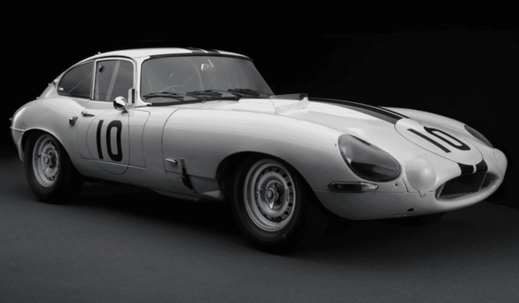 Mobil Klasik dalam Dunia Balap: Sejarah dan Peranannya